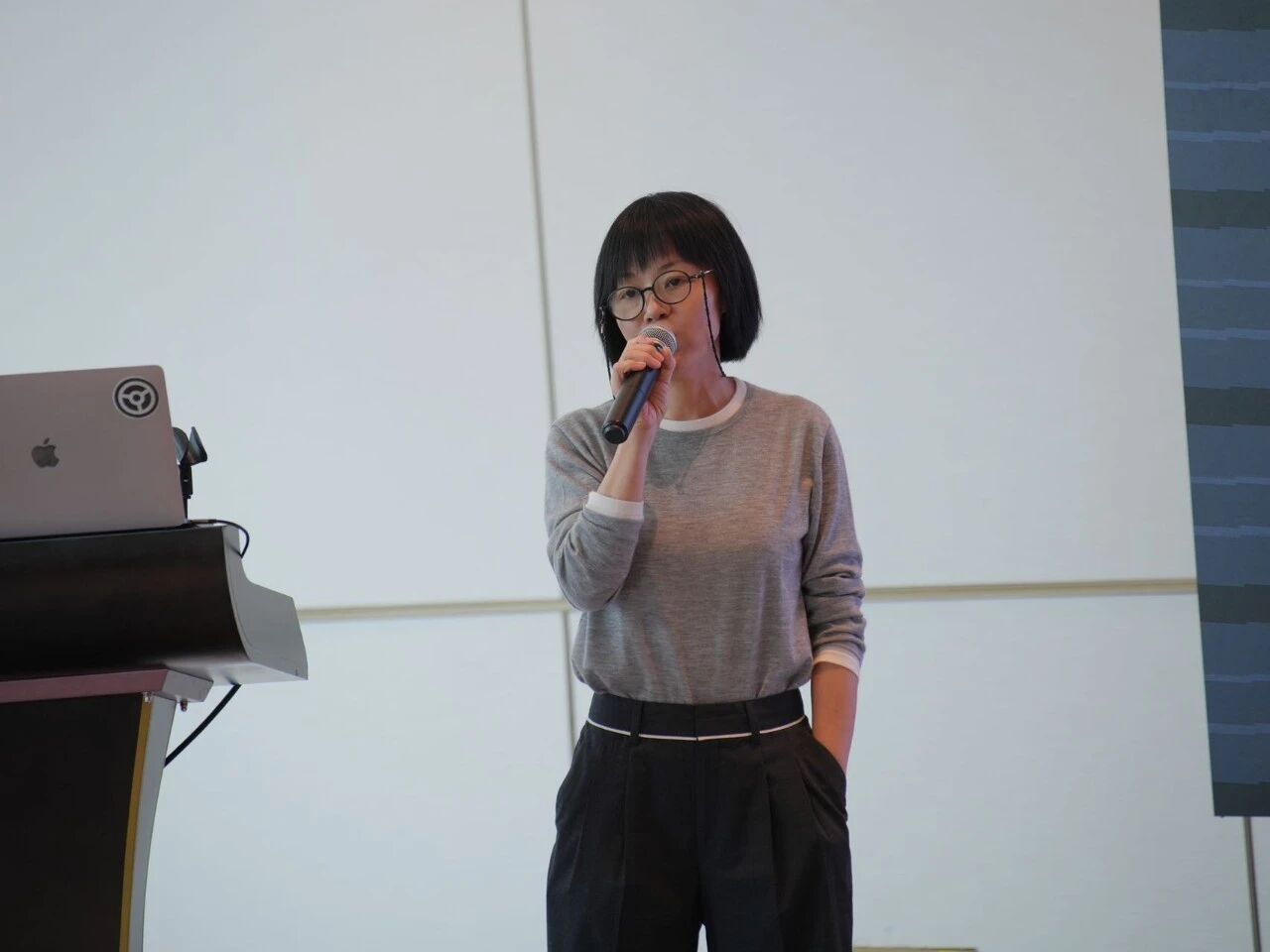 分享云娱乐注册福利在美育通识云娱乐注